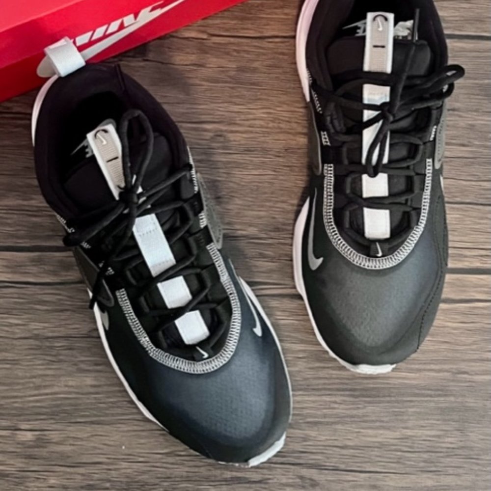 Nike Spark Women’s Sneakers - image 1